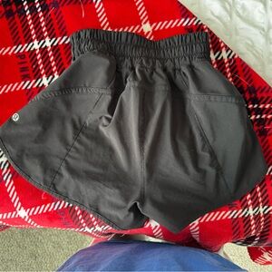 Lululemon Track That High Rise 3”